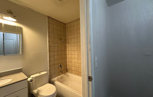 Beautiful 2 bedroom 1 bath condo in North Azusa