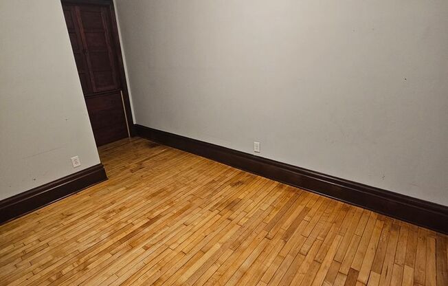 2 beds, 1 bath, 1,020 sqft, $1,745, Unit 905-26