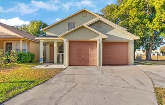 Beautiful 4 Bedroom, 2 Baths Single Family Home for Rent at 9780 Hollyhill Dr. Orlando FL 32824.