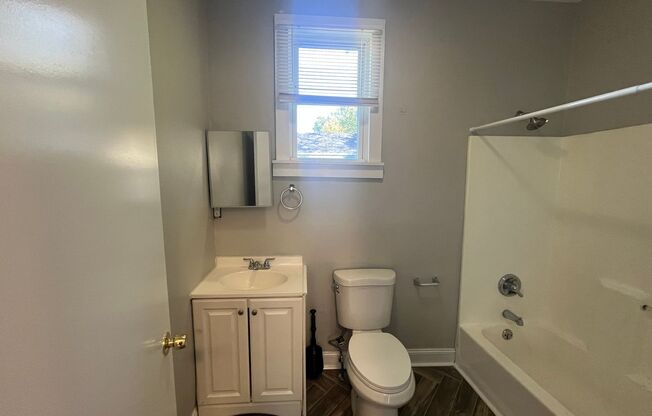 3 beds, 1 bath, $1,150