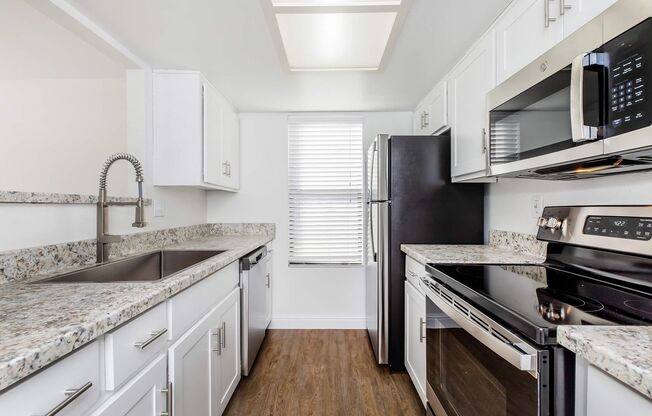 2 beds, 2 baths, 986 sqft, $1,720, Unit 445-132