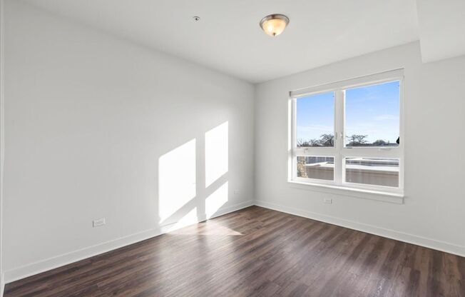 2 beds, 2 baths, 1,075 sqft, $2,525, Unit 215