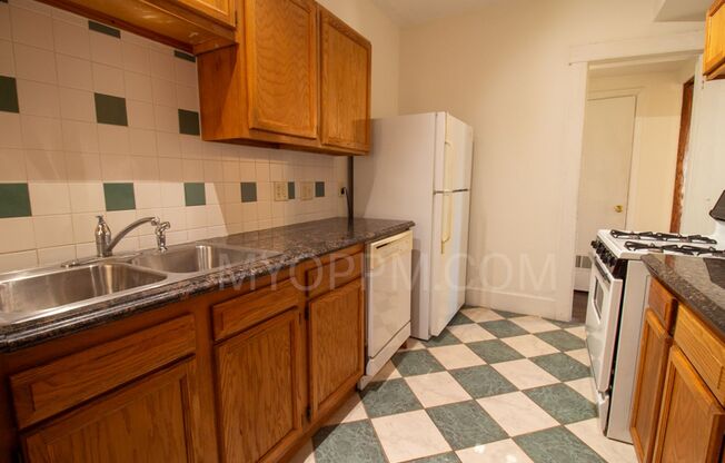 2 beds, 1 bath, 800 sqft, $925, Unit 911/04