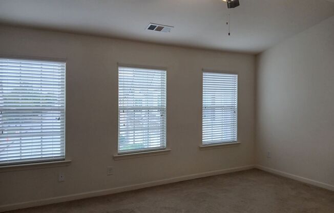 3 beds, 2.5 baths, $2,195