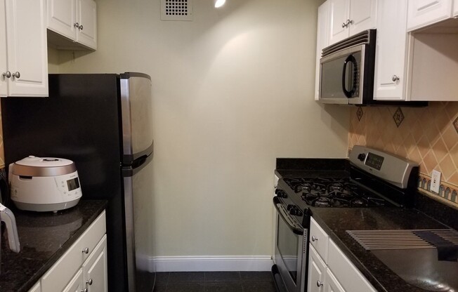 2 beds, 2 baths, 1,005 sqft, $4,200, Unit 601