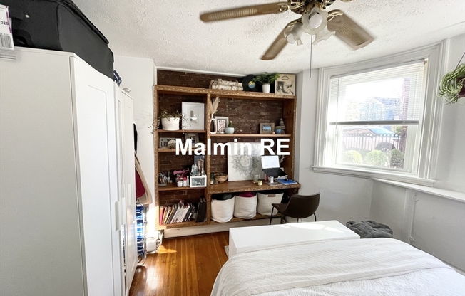 748 E 4 ST