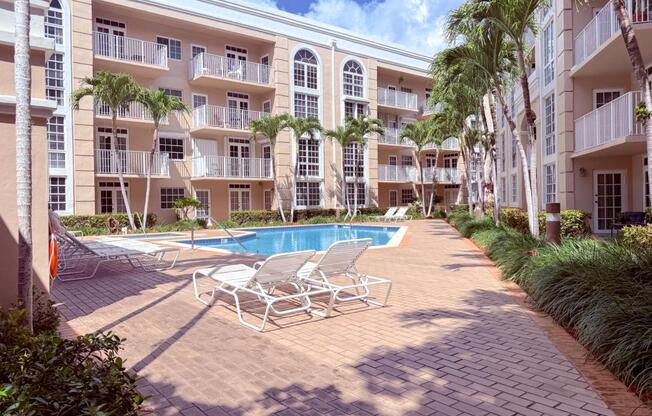 2 beds, 2 baths, 910 sqft, $2,700