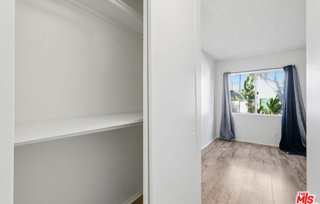 2 beds, 2 baths, 990 sqft, $2,395, Unit G111