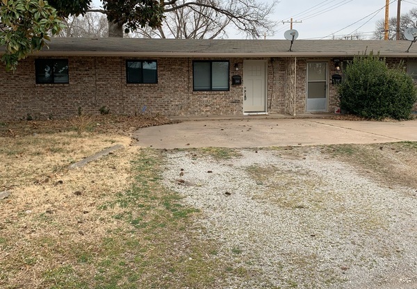 1343 E 56 ST