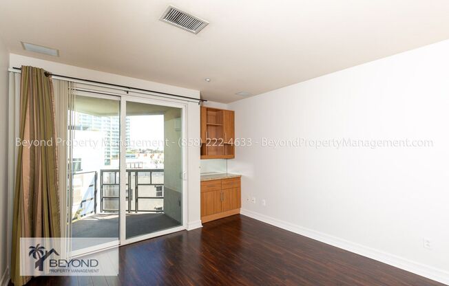 ***HEART OF EAST VILLAGE! STUNNING 2BEDS 2BTH CONDO! PRIVATE PATIO! AC! PETS OKAY!!***