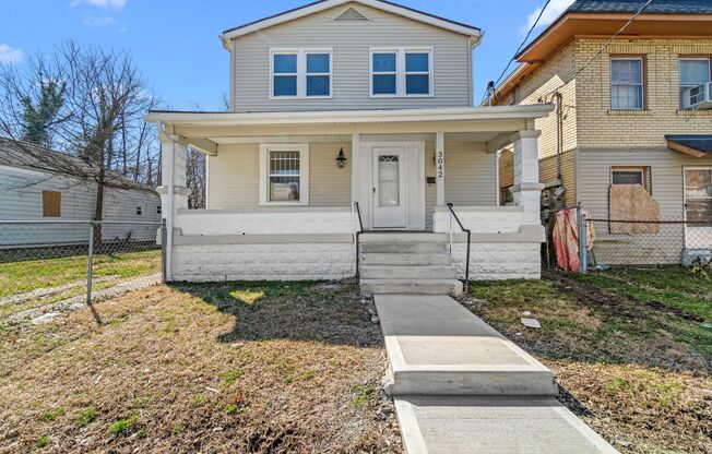 3042 Greenwood Ave