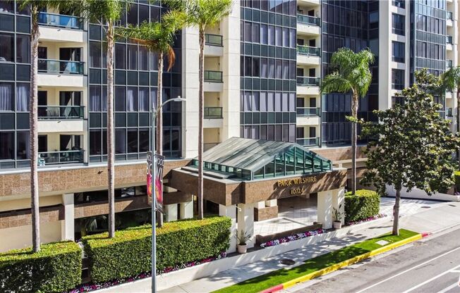 3 beds, 3.5 baths, 2,814 sqft, $19,995, Unit 1605