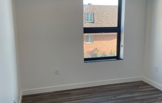 1 bed, 1 bath, 648 sqft, $1,400, Unit 105