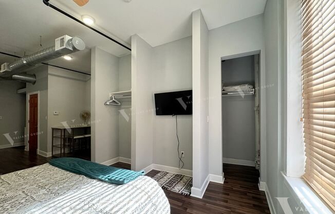 Studio, 1 bath, $1,000, Unit 208D