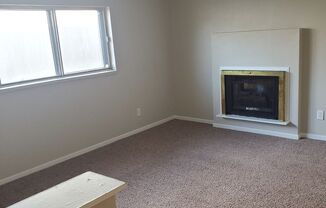 2 beds, 1 bath, 850 sqft, $825, Unit #4