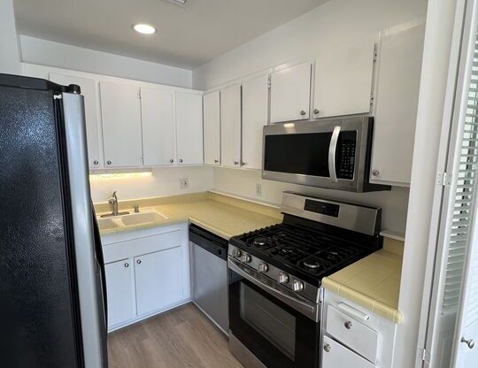 1 bed, 1 bath, 762 sqft, $2,795, Unit 2607