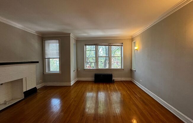 2 beds, 1 bath, $1,700, Unit 6422 #3