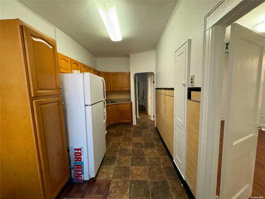 3 beds, 1 bath, $3,500, Unit 2