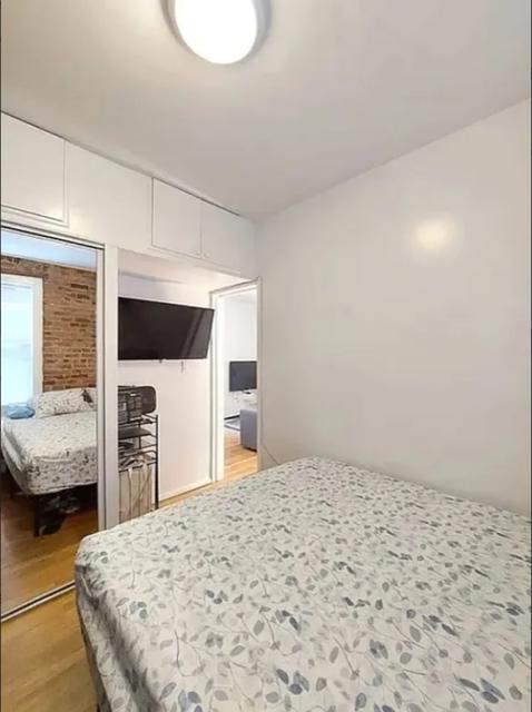 50 MACDOUGAL ST
