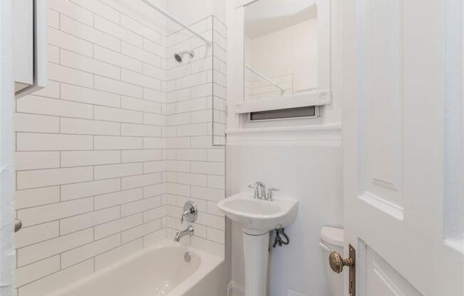 The Pelham - Bathroom