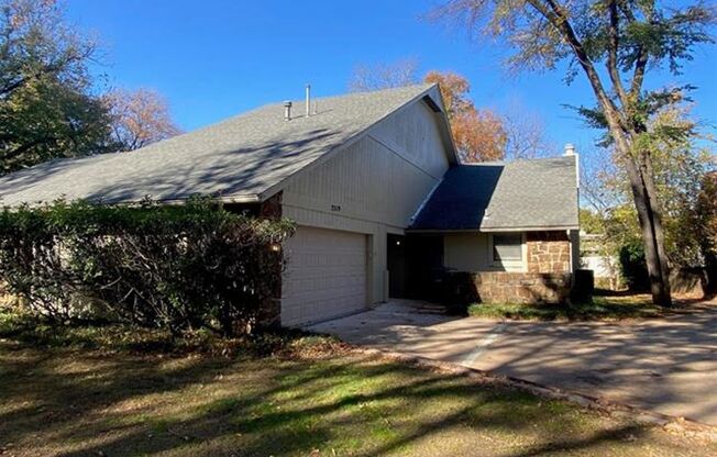 Jenks Schools! This 3 bedroom, 2 bath duplex is located at back of cul-de-sac