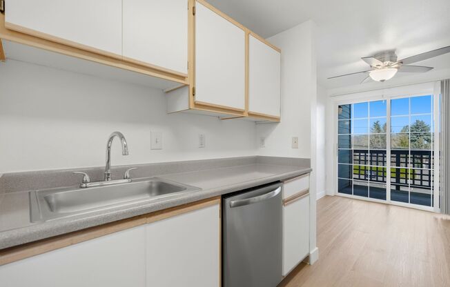 1 bed, 1 bath, 700 sqft, $1,475, Unit 67