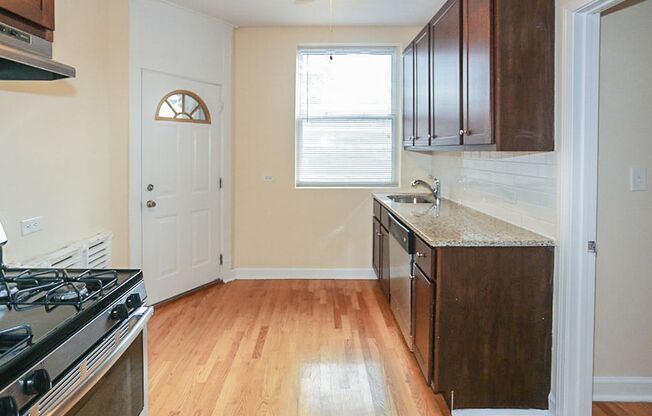 2 beds, 1 bath, 875 sqft, $2,100, Unit 1615-1