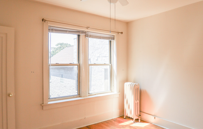 1100 West Roscoe St.
