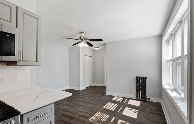 1 bed, 1 bath, 420 sqft, $1,650, Unit 304