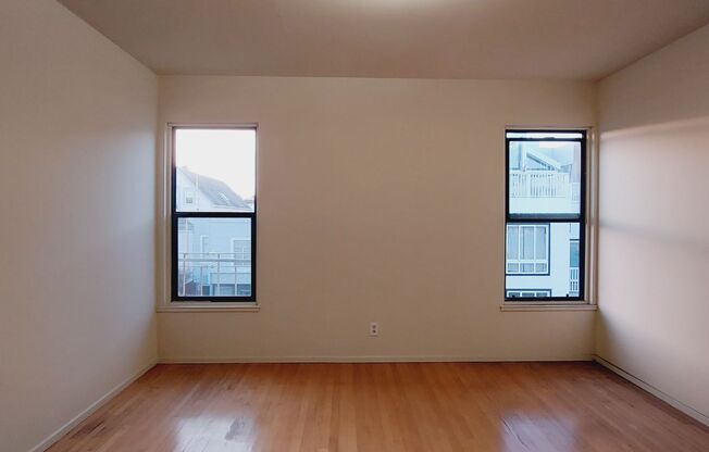 1 bed, 1 bath, 700 sqft, $2,195, Unit 12