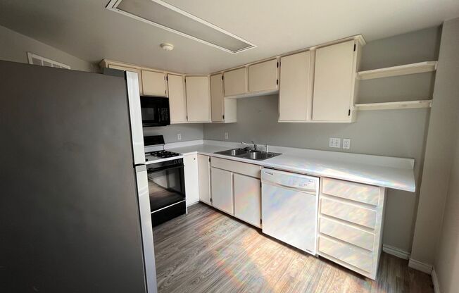 2 beds, 1 bath, $1,695