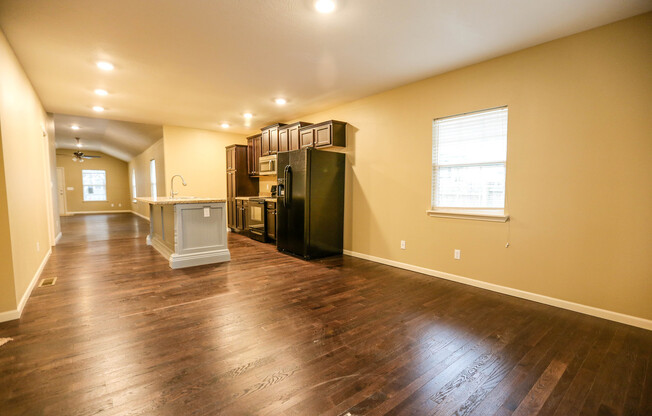 *--Walking Distance to MSU 4 bed 2.5 bath home and office with huge yard in the Phelps Grove Neighborhood!!--*