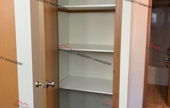 3 beds, 2.5 baths, 1,250 sqft, $1,800, Unit #50