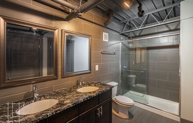 2 beds, 2 baths, $2,300, Unit 727 N. 4th St. Apt. 101