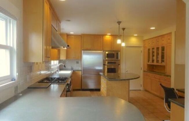 Spacious 3-Level Home Overlooking Magnuson Park