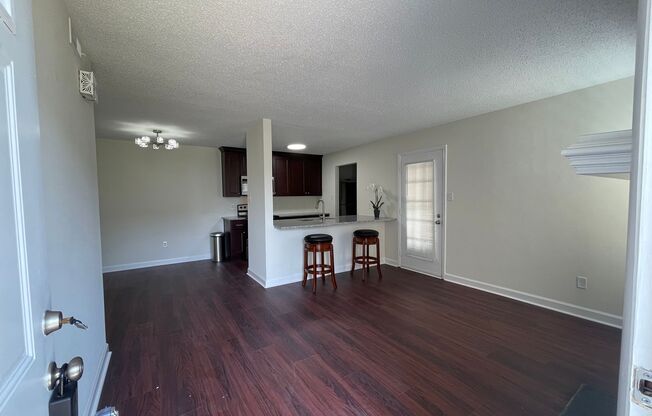 2 beds, 1 bath, $1,650