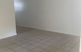 2 beds, 1 bath, 810 sqft, $1,725, Unit 3573