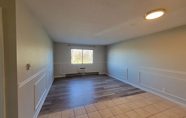 2 beds, 1 bath, $1,195, Unit 13