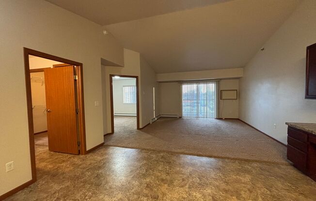 1 bed, 1 bath, 875 sqft, $1,050, Unit 306