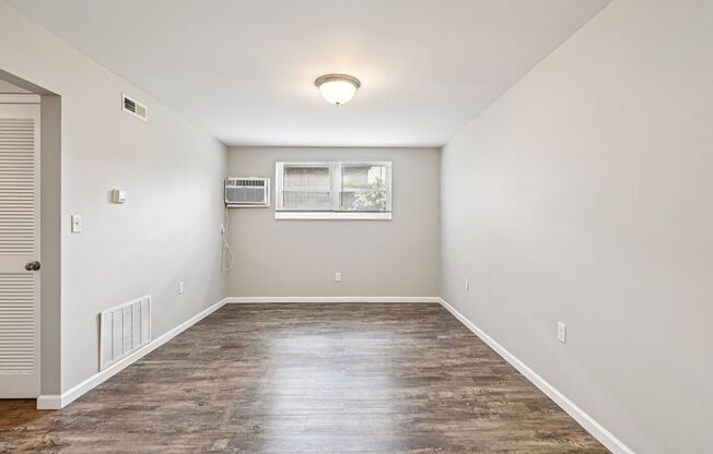 2 beds, 1 bath, 665 sqft, $1,040, Unit 1738F