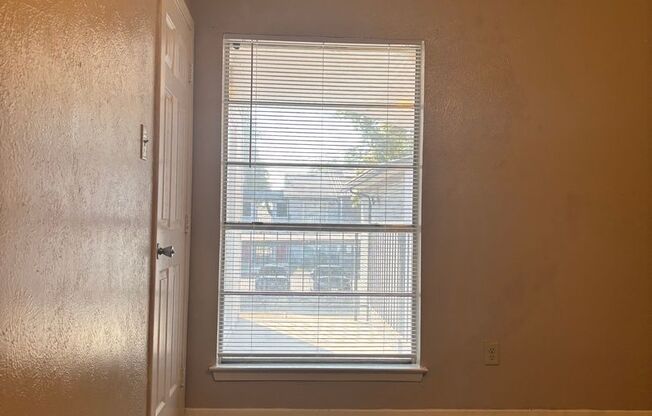 1 bed, 1 bath, 700 sqft, $1,250, Unit 2103