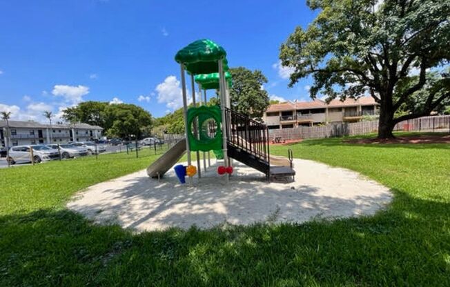1 bed, 1 bath, 785 sqft, $1,895, Unit V107