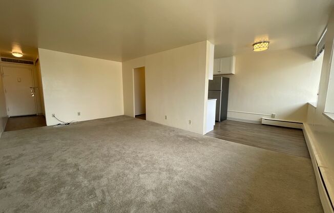 2 beds, 1 bath, 835 sqft, $1,695, Unit 612