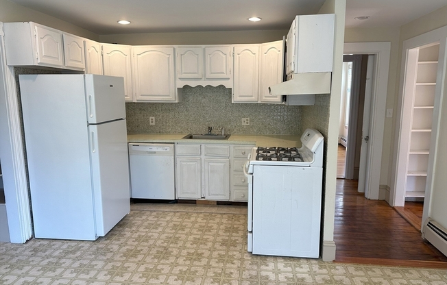 3 beds, 1 bath, 1,600 sqft, $2,500, Unit 2