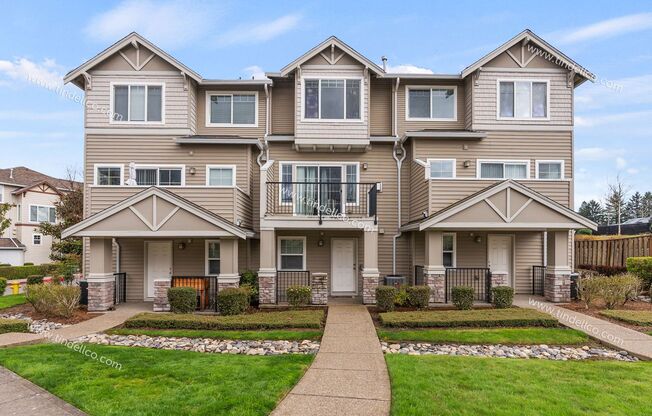 Picturesque 2 Bedroom 2.5 Bathroom Townhouse/Condo attached Tandem Car Garage