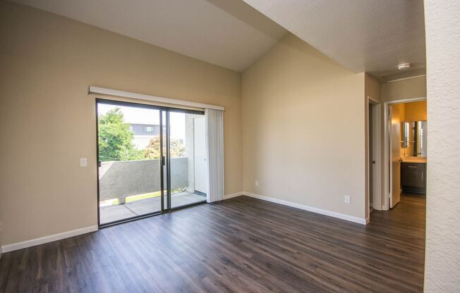 1 bed, 1 bath, 710 sqft, $2,495, Unit 9-203