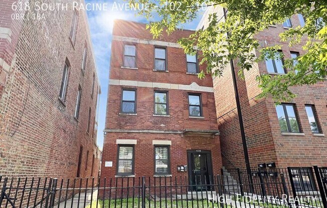 618 S RACINE AVE
