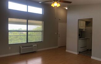 Studio, 1 bath, 450 sqft, $895, Unit 305