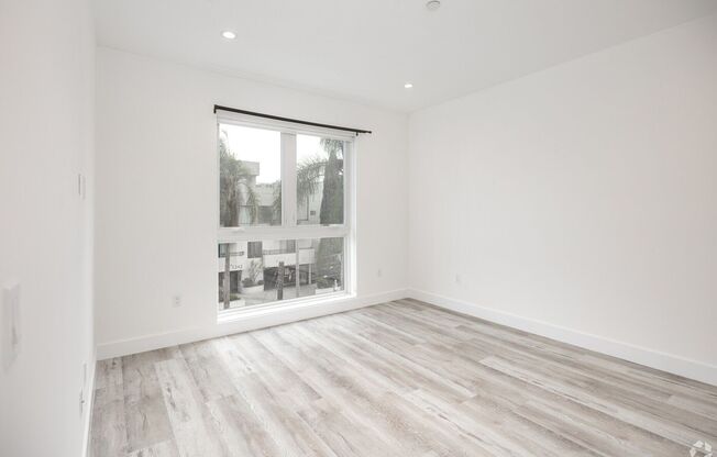 3 beds, 2.5 baths, 1,349 sqft, $4,740, Unit 205