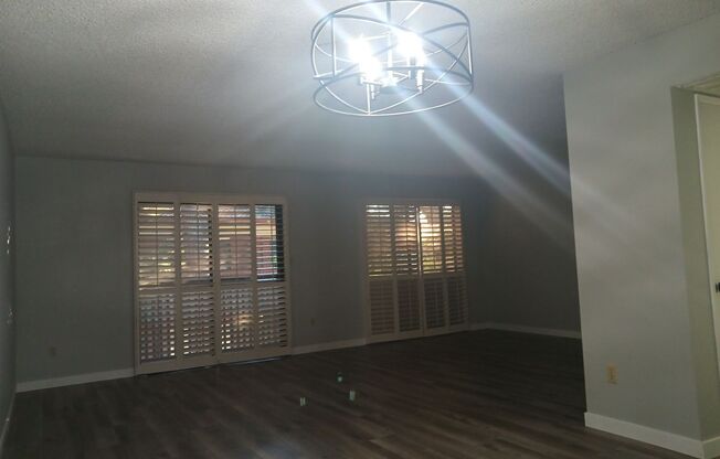 2 beds, 1.5 baths, $1,800, Unit 17